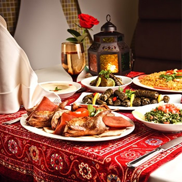 مائدة الإفطار في رمضان.. نصائح تجعله أكثر تميزاً