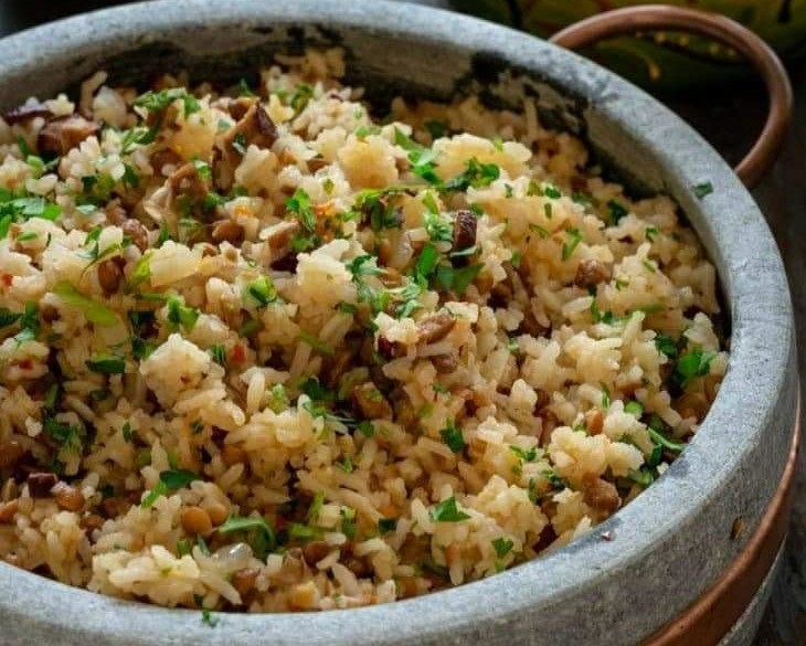 رز باللحمة والبطاطس والعدس