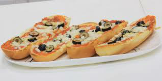 بيتزا (بالعيش)