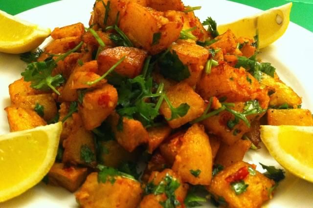 طريقة عمل بطاطا حارة لسفرة رمضان