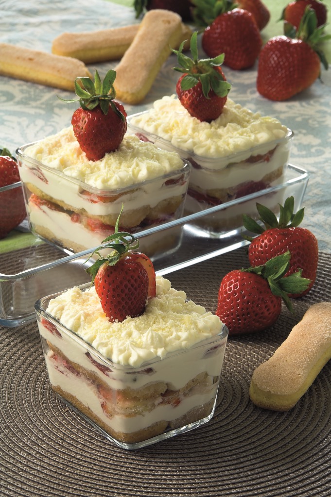 تيراميسو بالفراولة لضيافة العيد