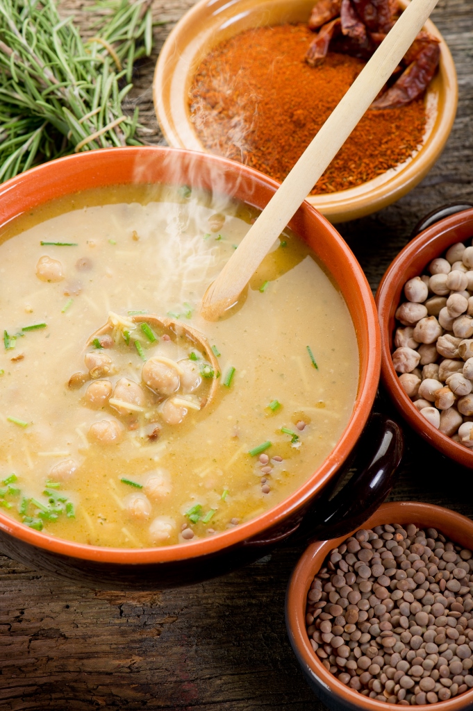 شوربة الحمص والجزر بالشعيرية