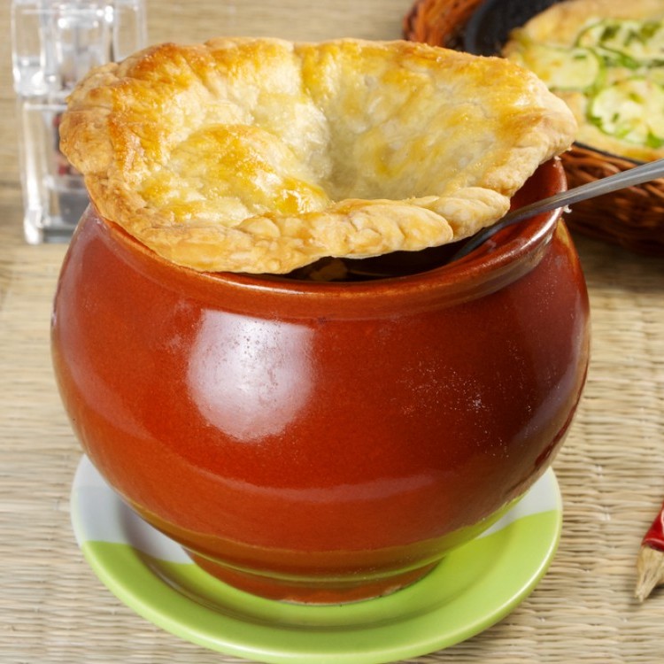 طاجن اللحم بالعجين