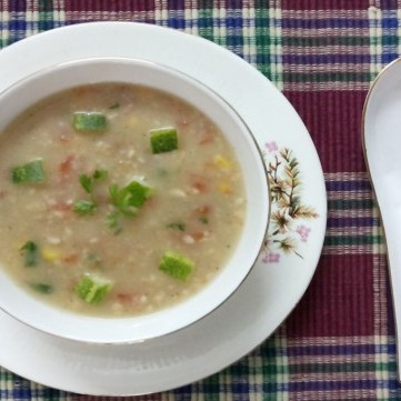 شوربة كويكر باللحم