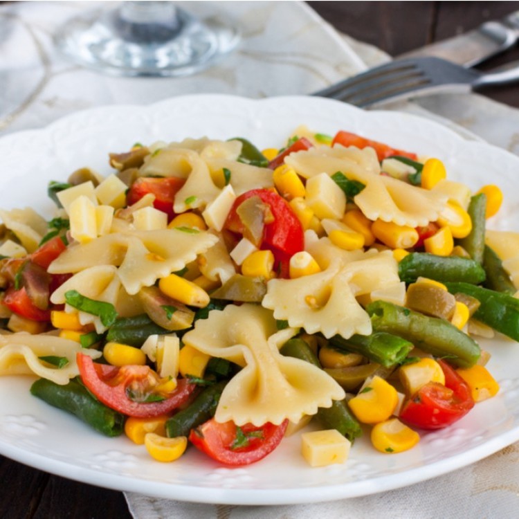 سلطة المكرونة الباردة