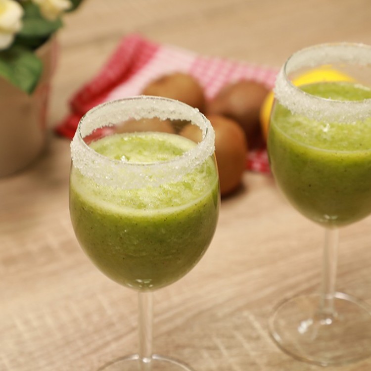 عصير الكيوي والليمون بالفيديو