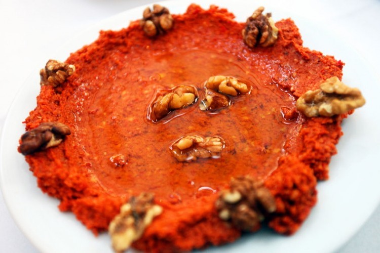 المحمرة بالجوز لمقبلات شهية