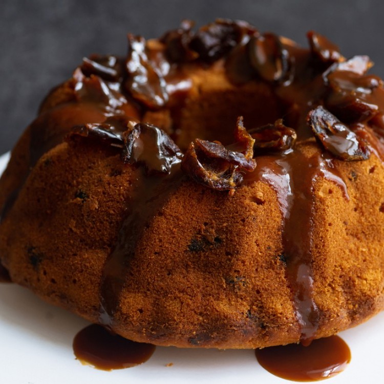 كيكة التمر الدبقة