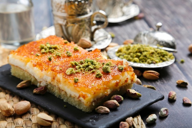 البسبوسة بالقشطة