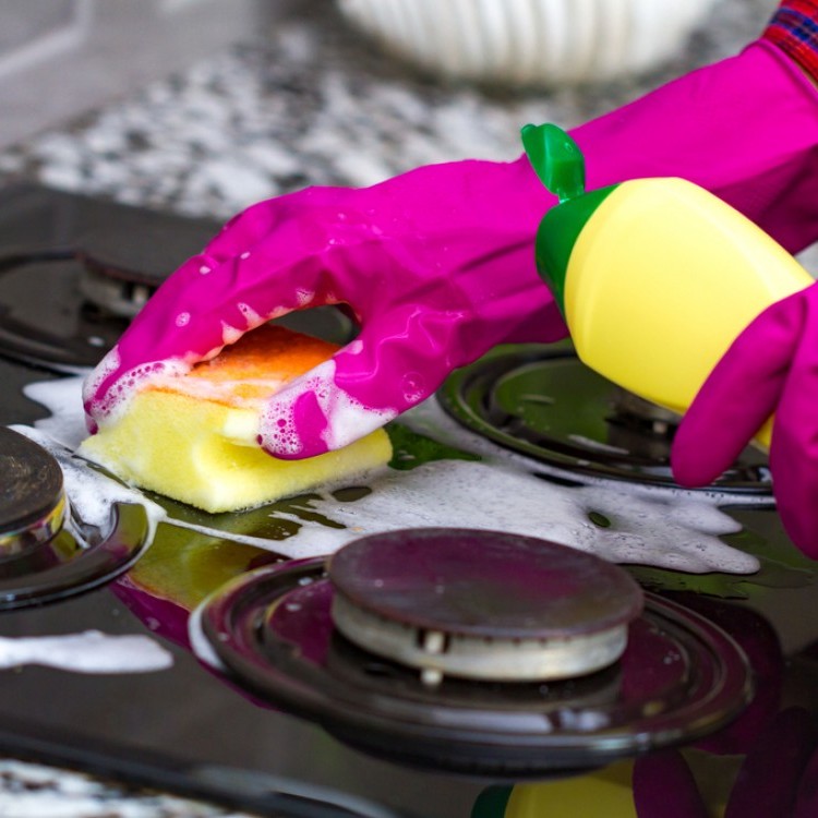 طريقة تنظيف البوتجاز والشفاط