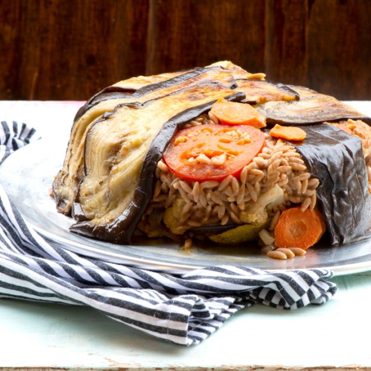 المقلوبة بالباذنجان والدجاج