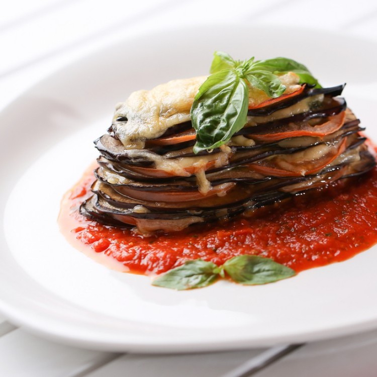 صينية باذنجان بجبن البارميزان