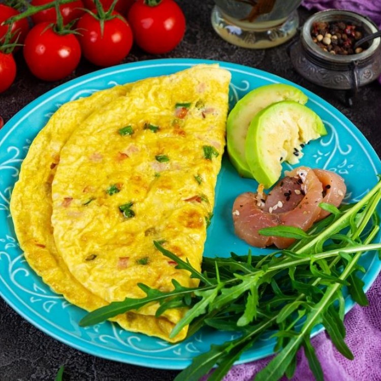 طريقة عمل العجة بالبيض والدقيق