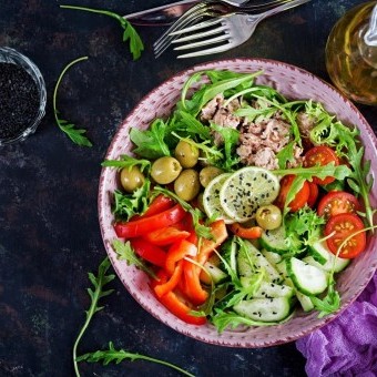 سلطة التونة والخضروات للرجيم