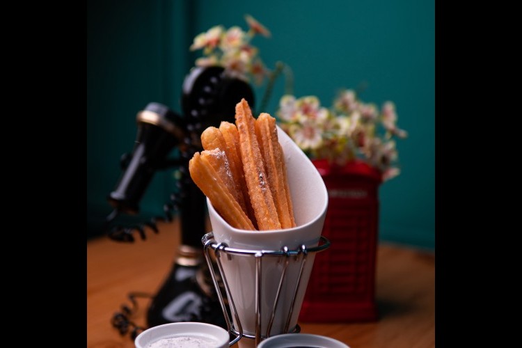 تشوروس بالقرفة