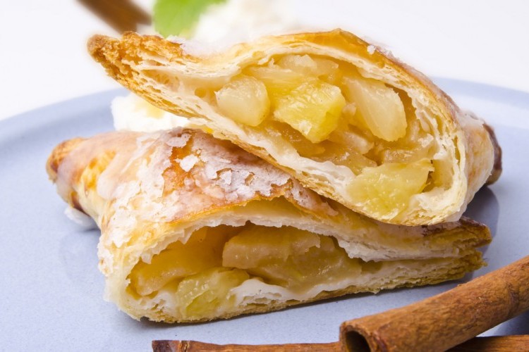 فطائر التفاح بالبف باستري