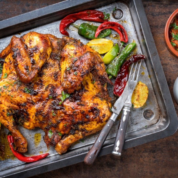 دجاج محمر مع دبس الرمان