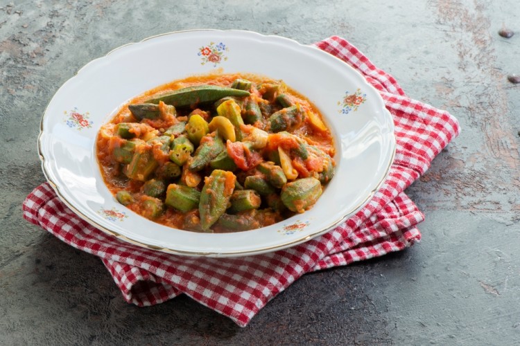 صينية بامية بالفرن