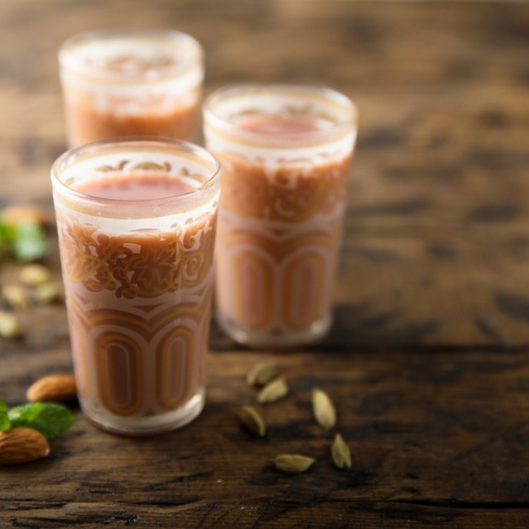 شاي كرك بالورد