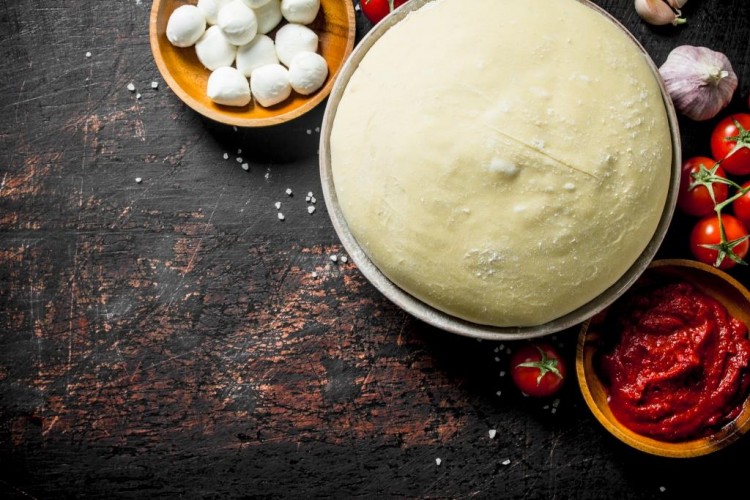 عجينة البيتزا السريعة