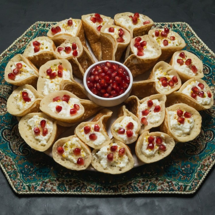 قطايف عصافيري بالقشطة والرمان