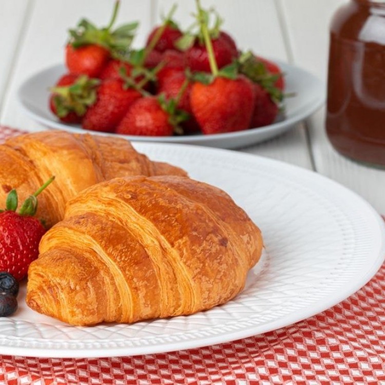 كرواسون بالفراولة والجبن