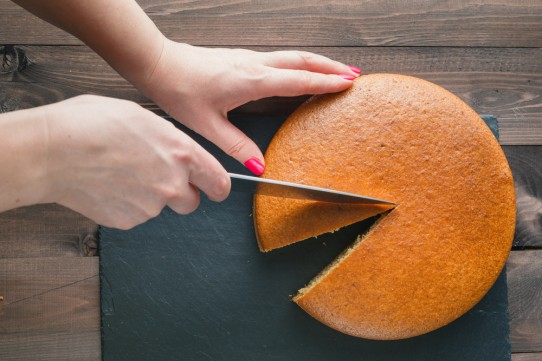 أفكار لتقطيع الكيك الإسفنجي