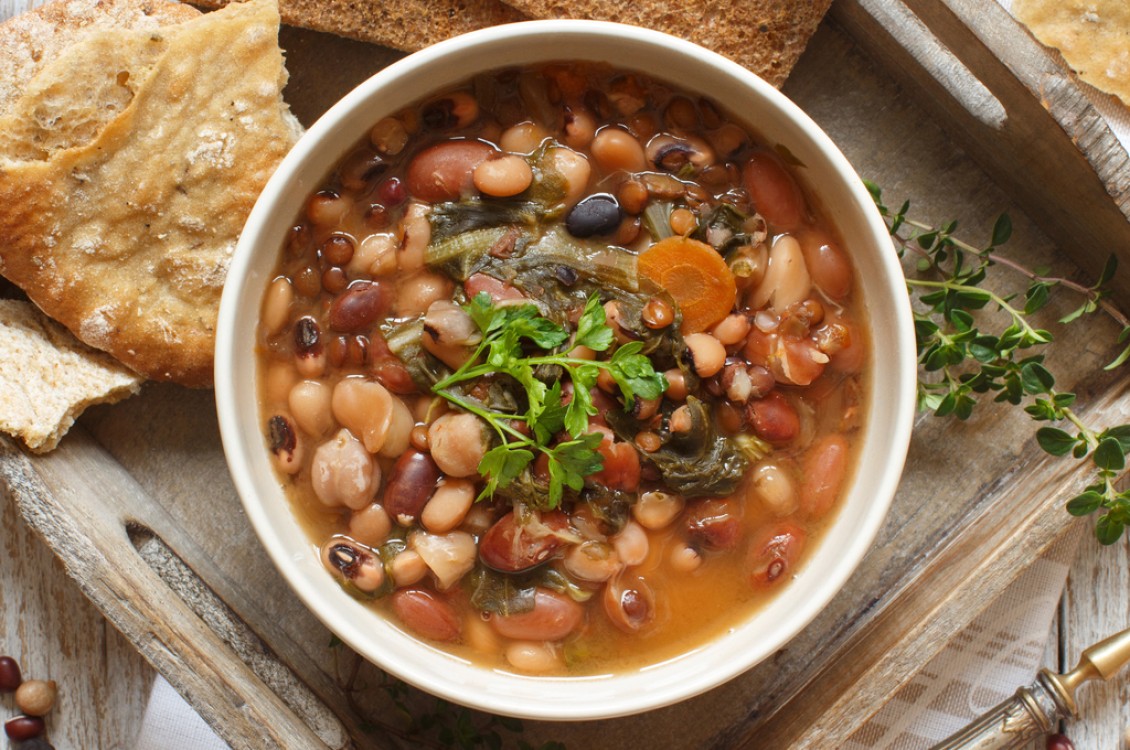 شوربة الخضار بالبقوليات