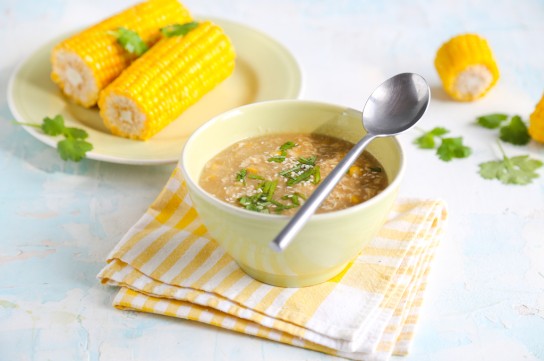 شوربة الدجاج بالعدس والخضار
