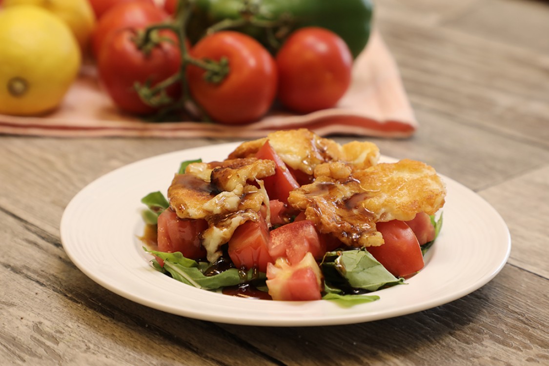 سلطة الجرجير مع جبنة الحلوم بالفيديو