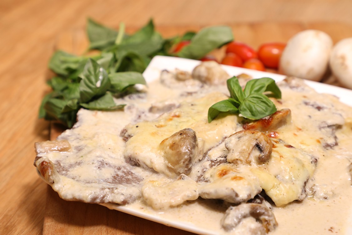 ستيك بالكريمة والفطر بالفيديو