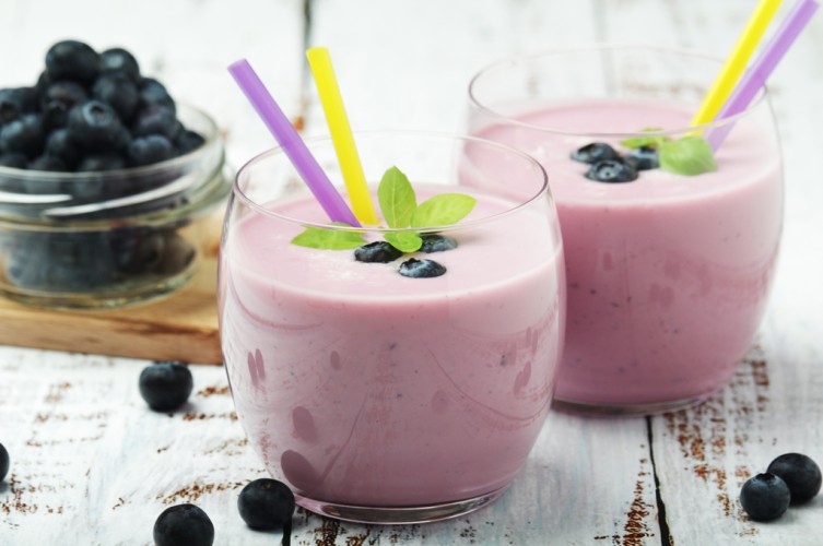 سموذي التوت الأزرق بالشوفان