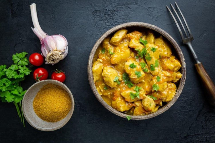 دجاج بالكاري مع البطاطس