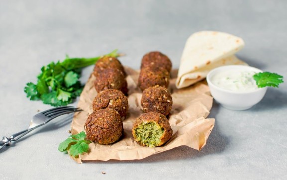 طريقة عمل الطعمية بالفول الأخضر