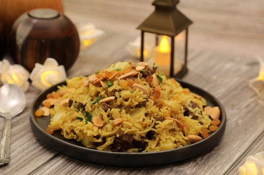 أرز بالكاري واللحم والبطاطس بالفيديو