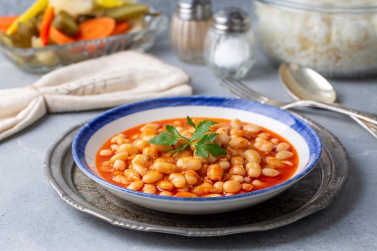 طريقة عمل اللوبيا بالزيت والبندورة