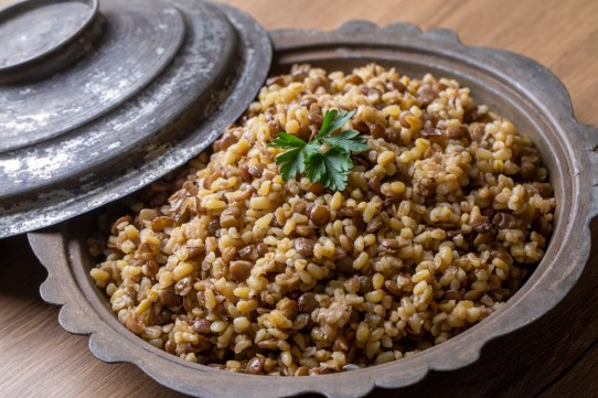 مجدرة برغل بزيت الزيتون