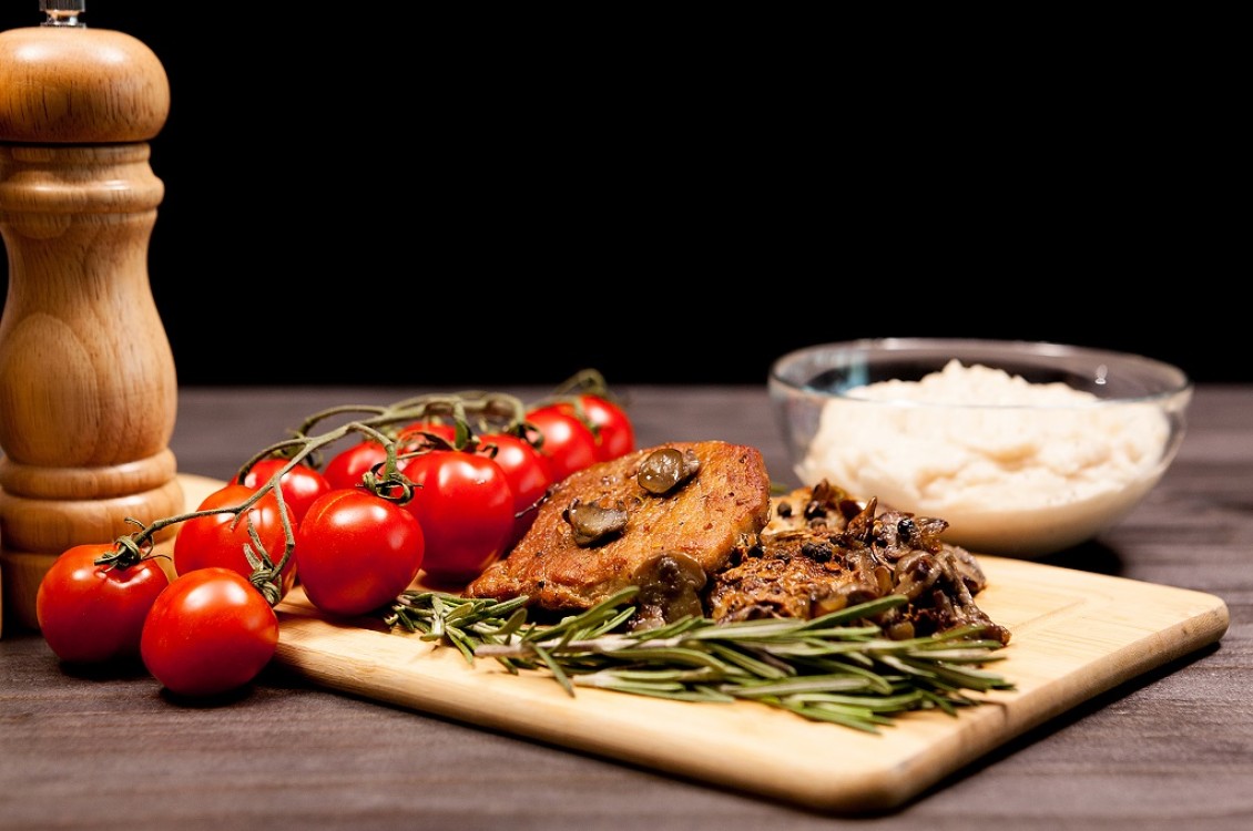 شرحات دجاج مشوي مع صوص الباربكيو