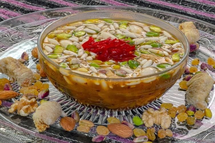 خشاف بالمكسرات والفواكة المجففة