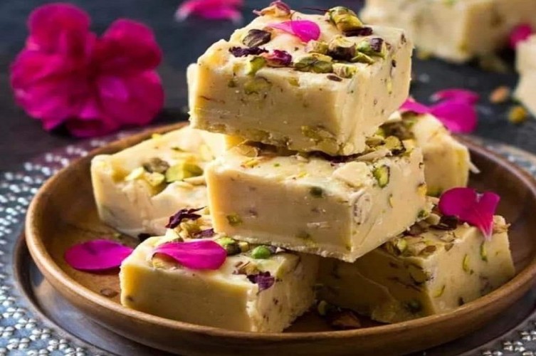 حلى العيد بالحليب المكثف