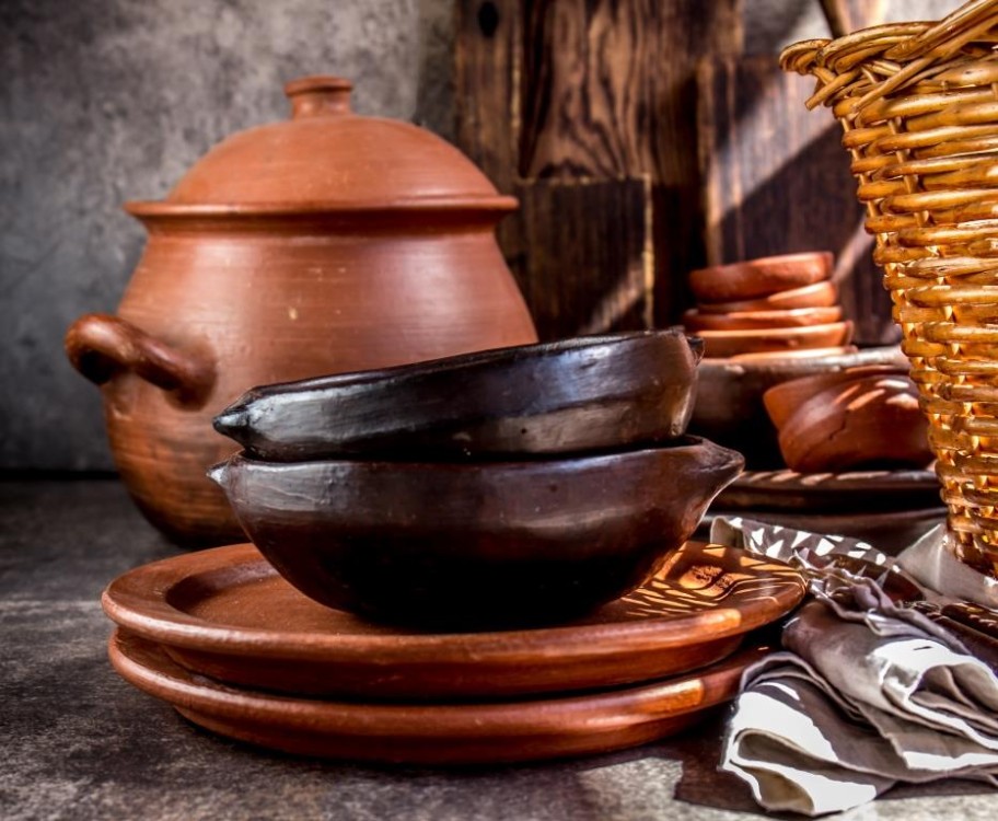 كيف تتصرفين مع المشاكل المحتملة من الأواني الفخارية في مطبخك؟