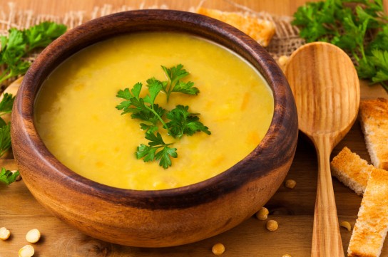 شوربة العدس الأصفر بالكاري