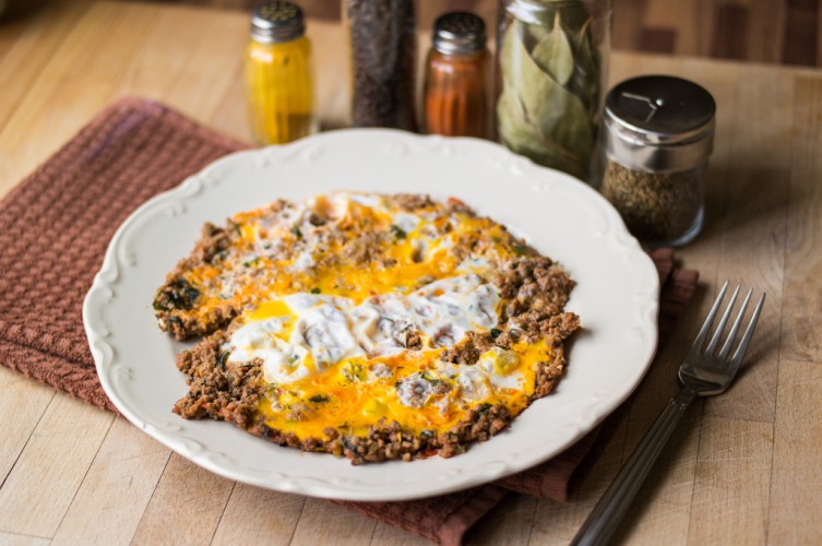 بيض مقلي باللحمة المفرومة