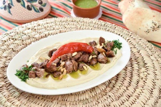 حمص باللحم لفطور العيد