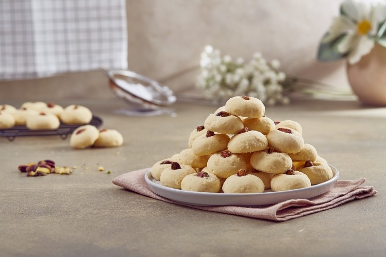 الغريبة بالفستق