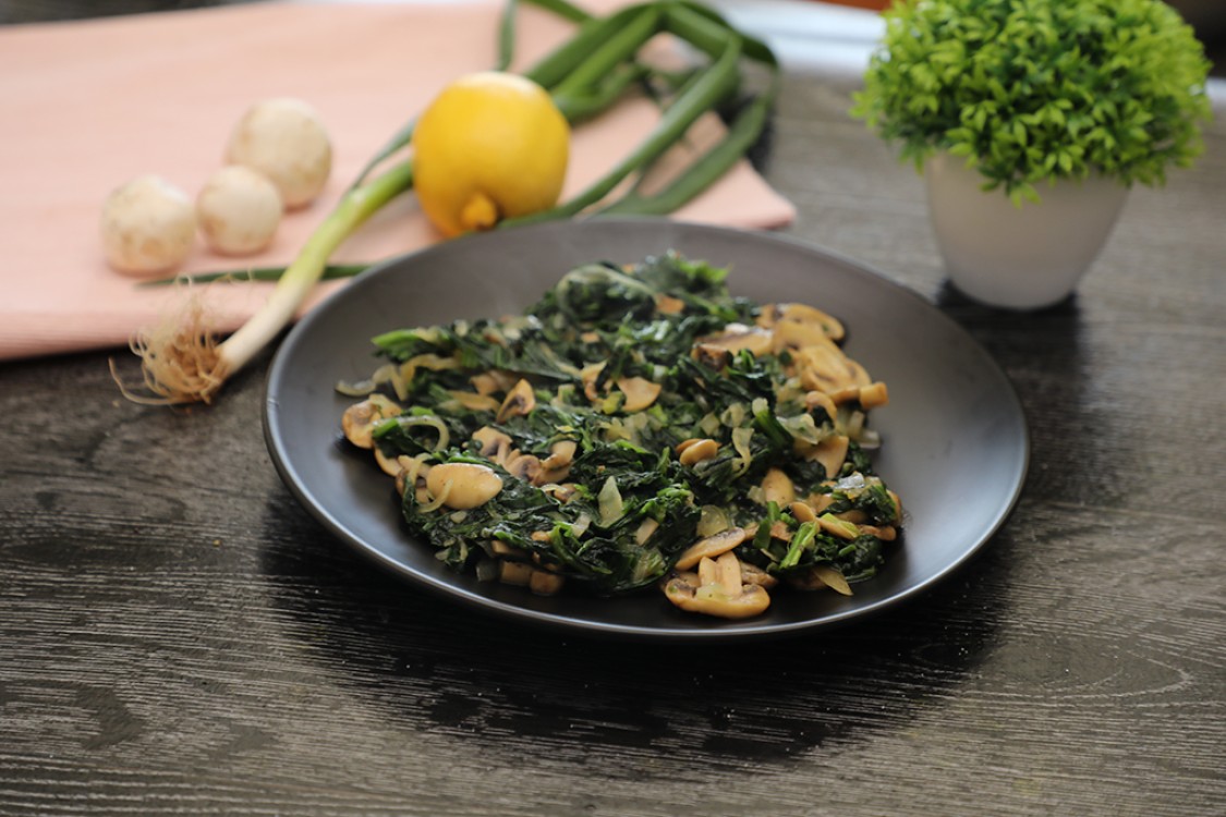 سبانخ مع الفطر الطازج للنباتيين بالفيديو