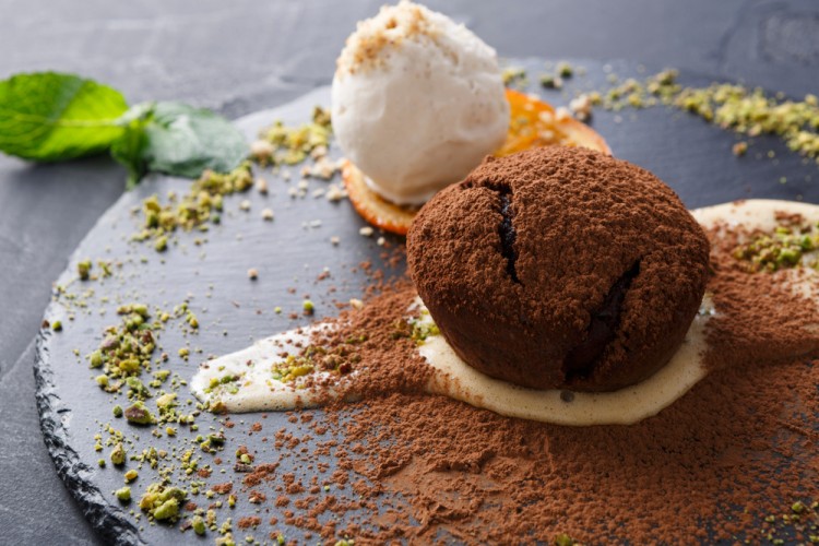 سوفليه الشوكولاتة بالقشطة