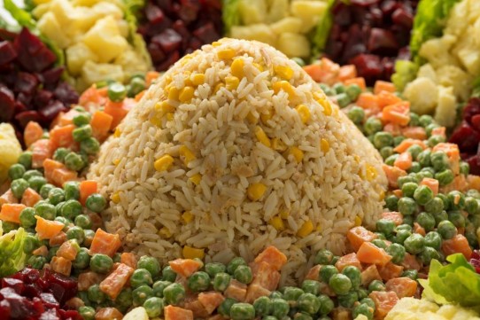 أرز بحبات الذرة وجبنة الشيدر