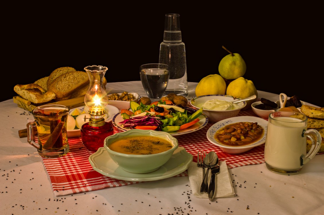 أهمية وجبة السحور بشهر رمضان وأضرار عدم تناولها