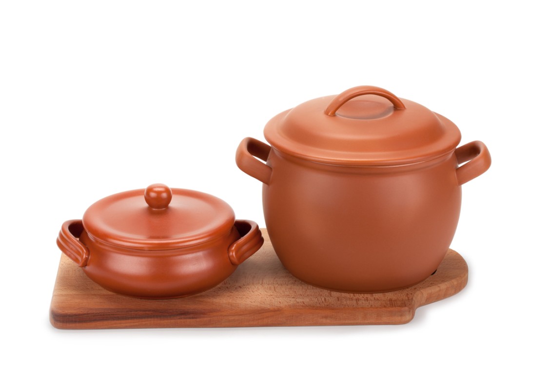 كيفية تنظيف الأواني الفخارية